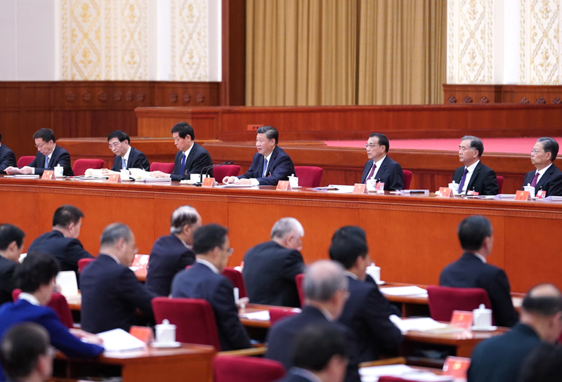 中國共產(chǎn)黨第十九屆中央委員會(huì)第五次全體會(huì)議，于2020年10月26日至29日在北京舉行。這是習(xí)近平、李克強(qiáng)、栗戰(zhàn)書、汪洋、王滬寧、趙樂際、韓正等在主席臺(tái)上。新華社記者 殷博古 攝